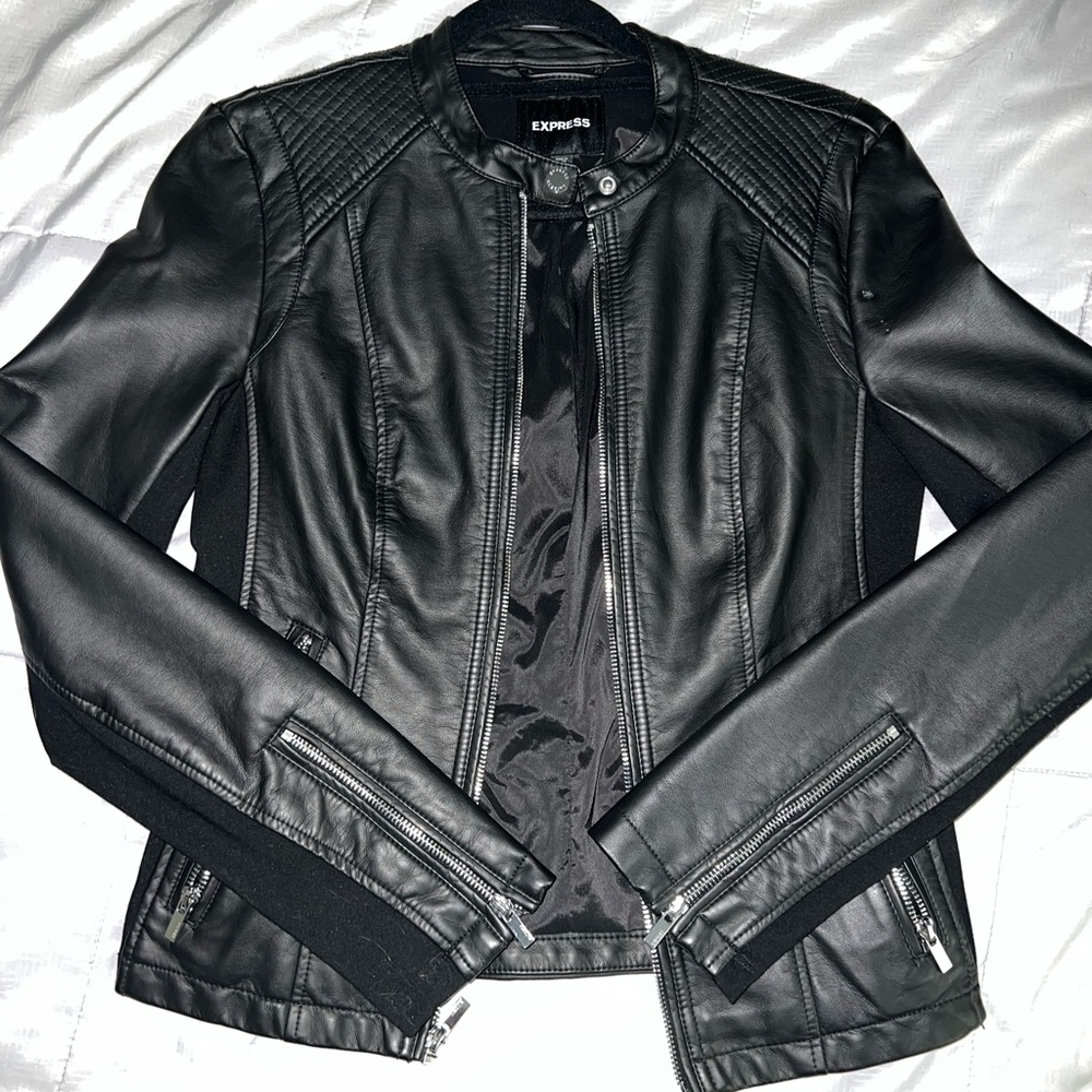 EXPRESS LEATHER JACKET SIZE SMALL